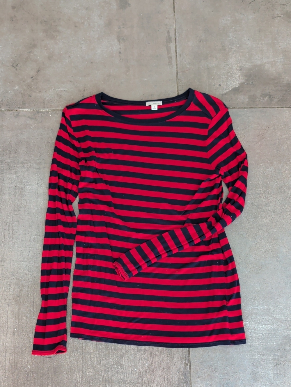 Gap Red and Navy Striped Long Sleeve Tee Size XS